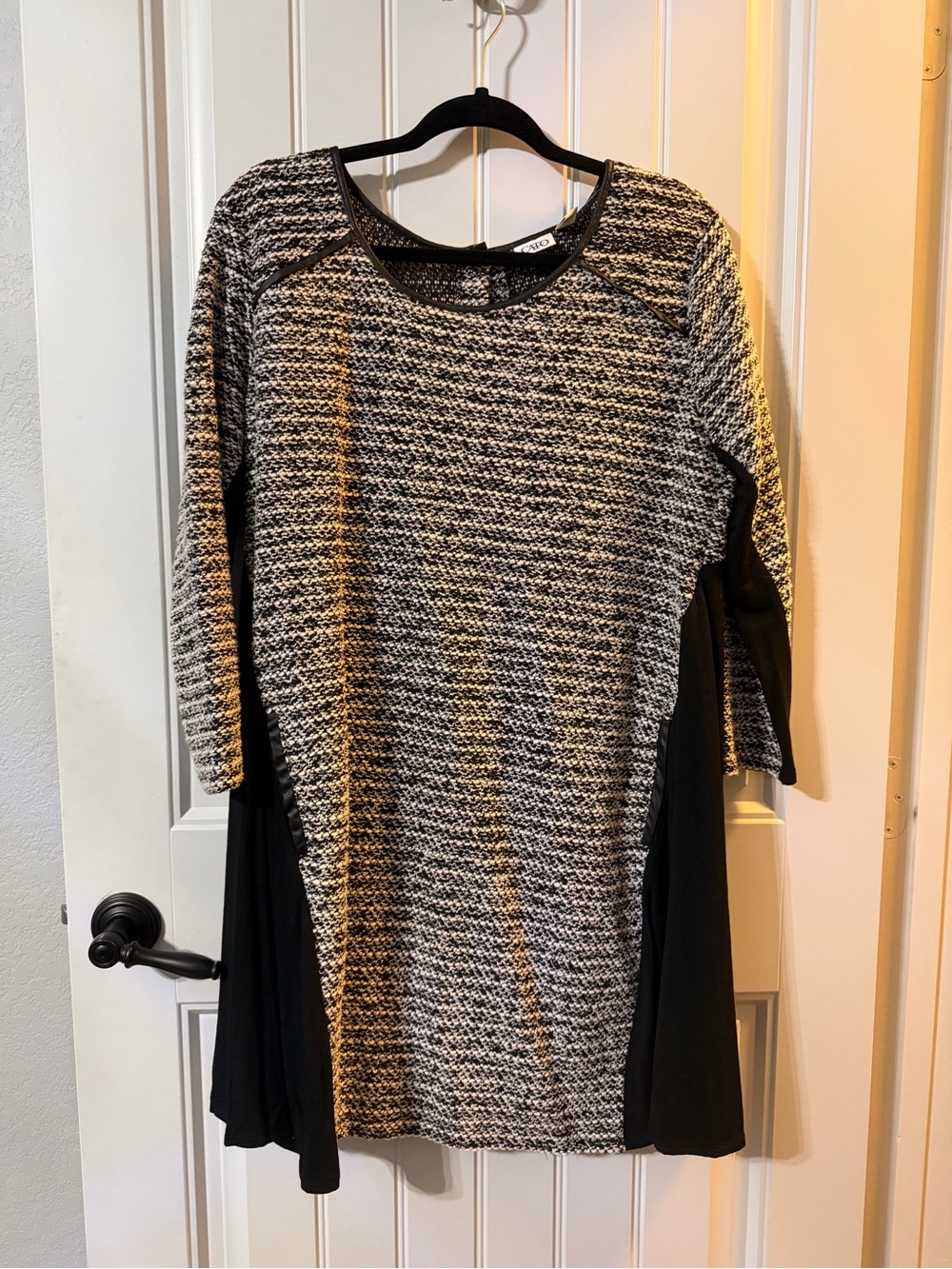 Cato Black & White Knit Long-Sleeve Shift Dress